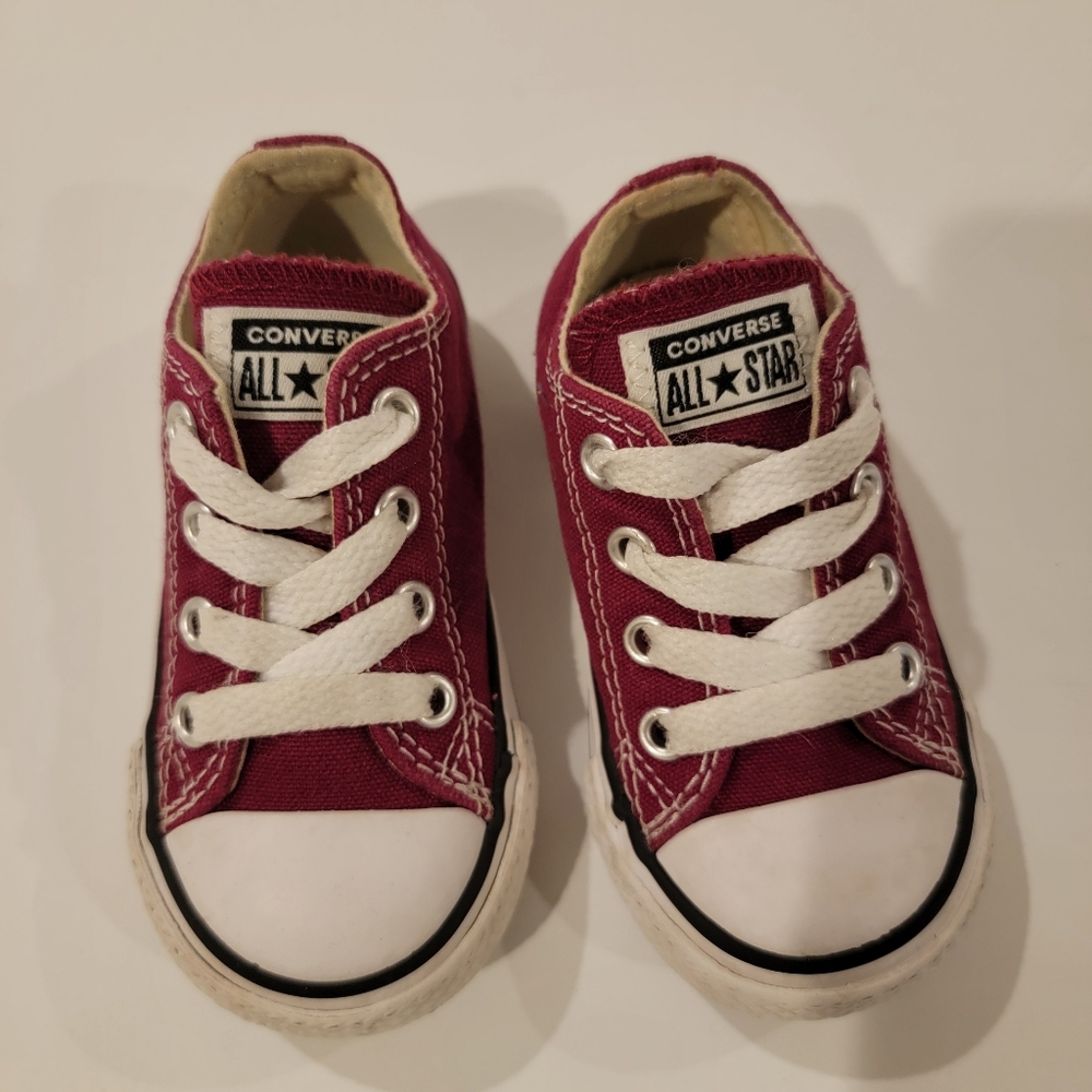 Converse size 5 babies sneakers one star chuck Taylor wine maroon color